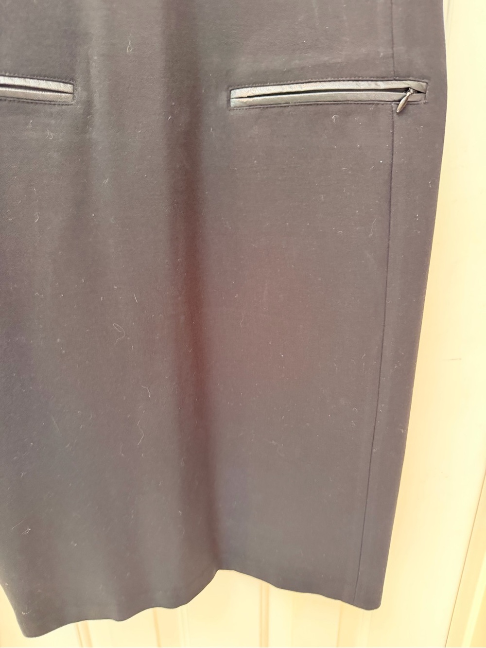 Talbots Classic Black Sleeveless Sheath Dress, Leather Trim Pockets, Sz 4 - Picture 3 of 13